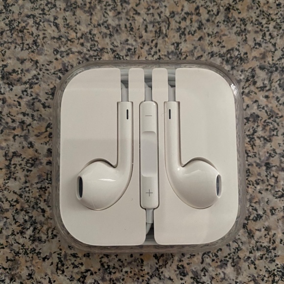 Apple Iphone headphones - Picture 2 of 2